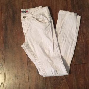 Distressed white skinny jeans! Size 7/8